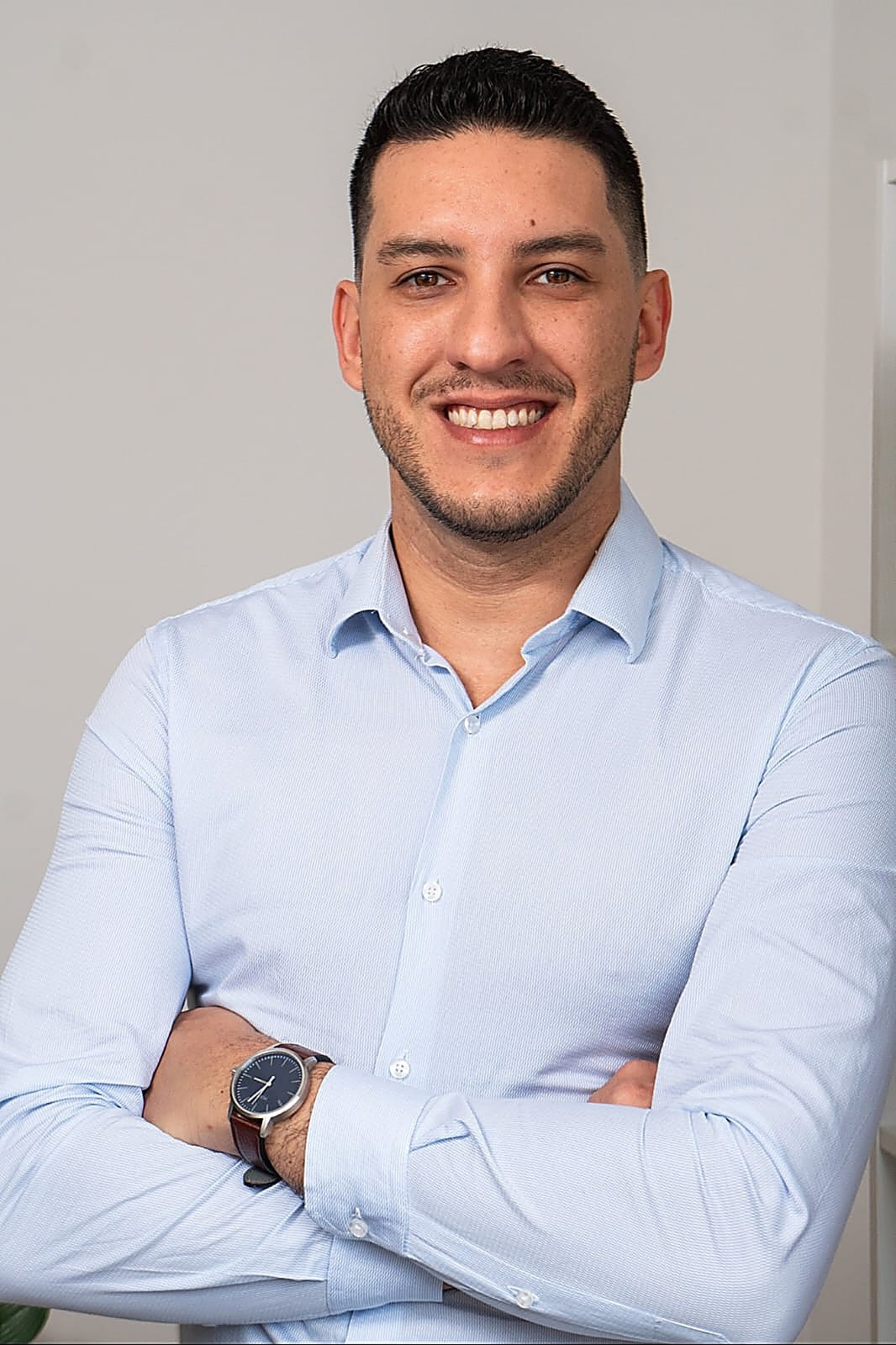Retrato editorial de Dr. William Gilioti, Médico · pós-graduado em psiquiatria