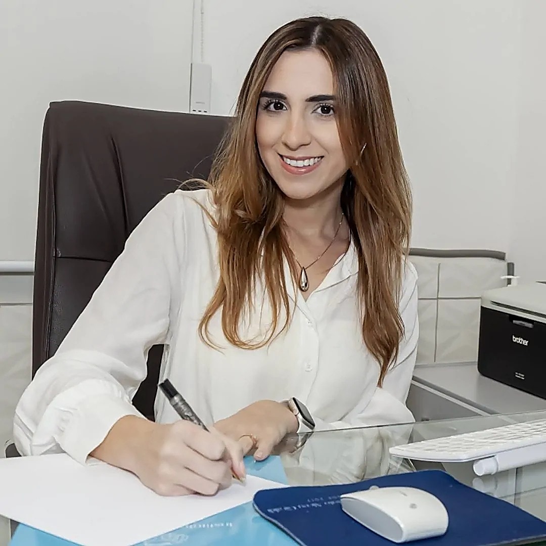 Retrato editorial de Dra. Maria Rosa Bazan, Psicóloga