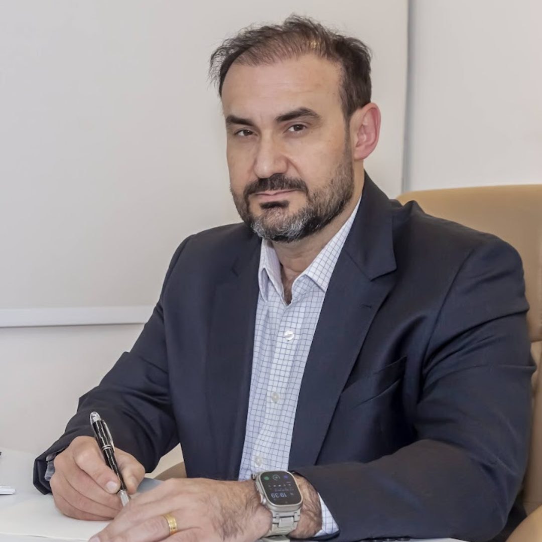 Dr. Marcelo Viterbo em atendimento no Instituto Alceu Giraldi